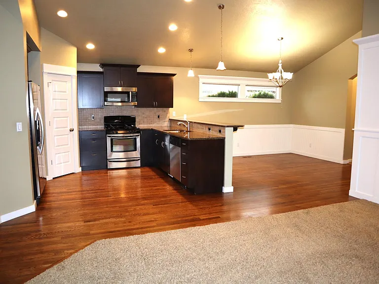 2895 E Deerhill Dr — Photo 5