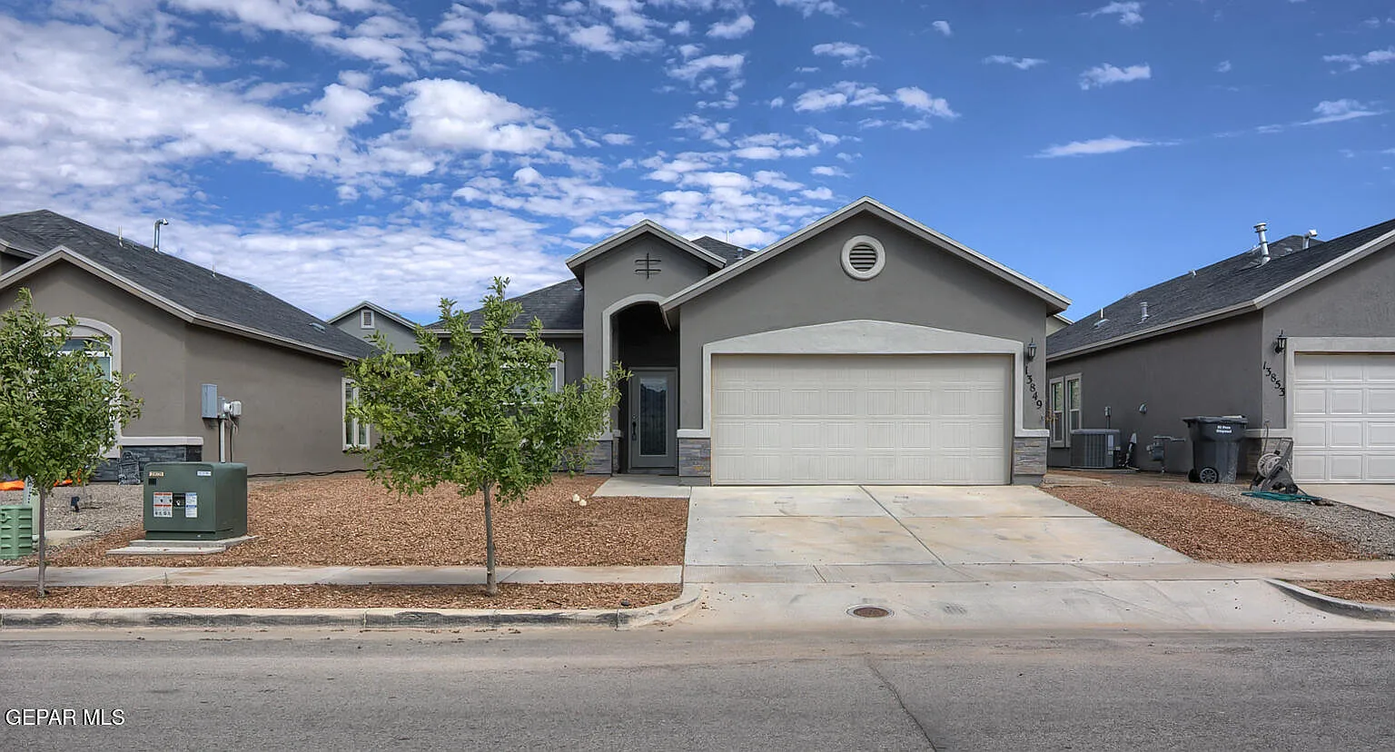 4 bed, 3.0 bath, 1620 sqft, $2,300 — Photo 1