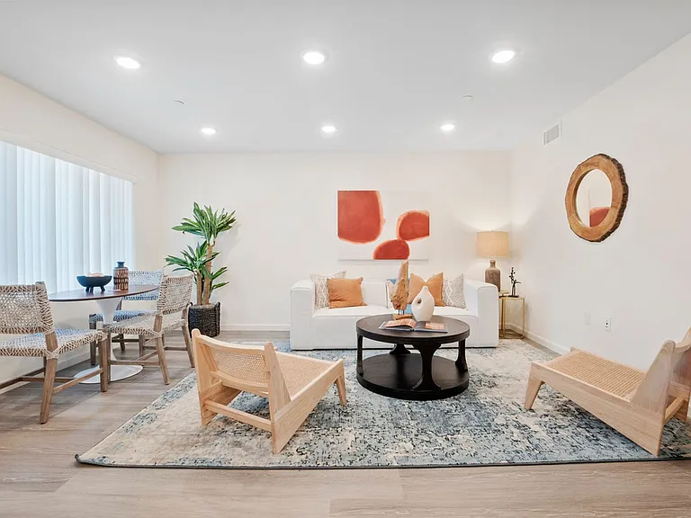 Villas by the Sea - Pacific Beach's Newest Community! — Photo 6