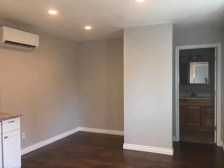 725 Russell Dr — Photo 8