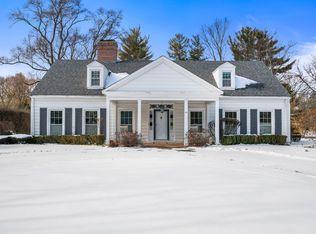 1011 Mohawk Rd, Wilmette, IL 60091