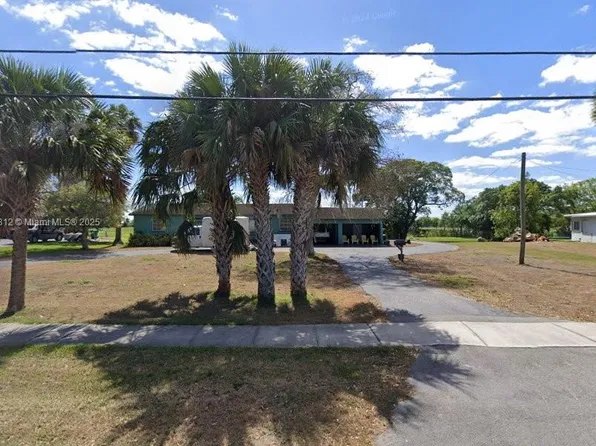 1376 E Main St, Pahokee, FL 33476