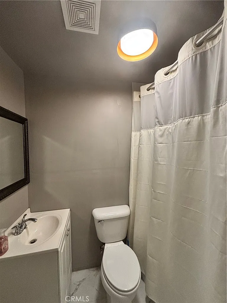 Studio, 250 sqft, $1,200 — Photo 3