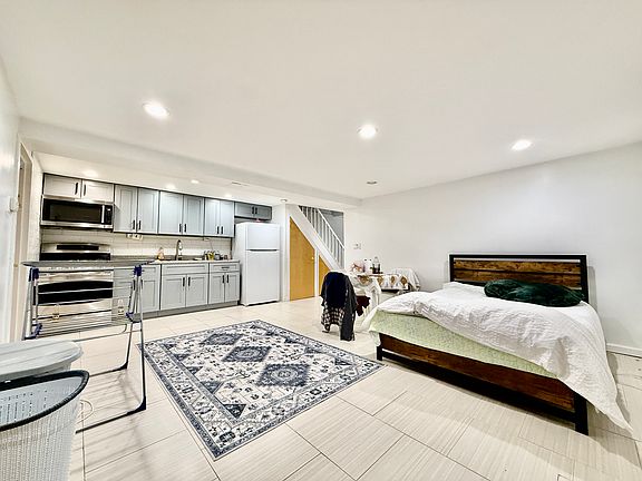 4th image of 1463 E 16th St #1