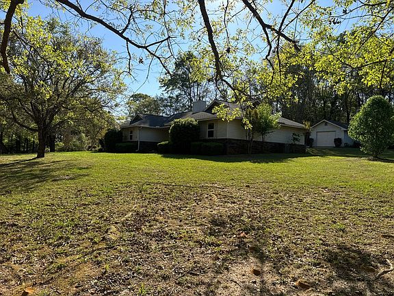 2nd image of 200 S Oak Ridge Dr