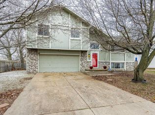 419 E Twisted Oak Rd, Derby, KS 67037