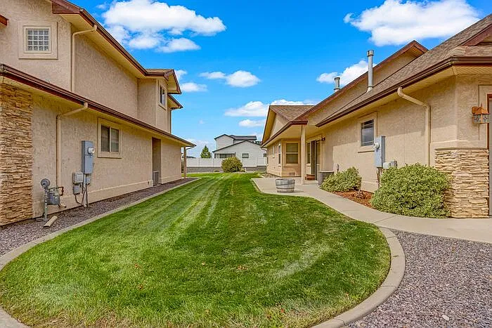 3 bed, 2.0 bath, 1545 sqft, $2,550 — Photo 4