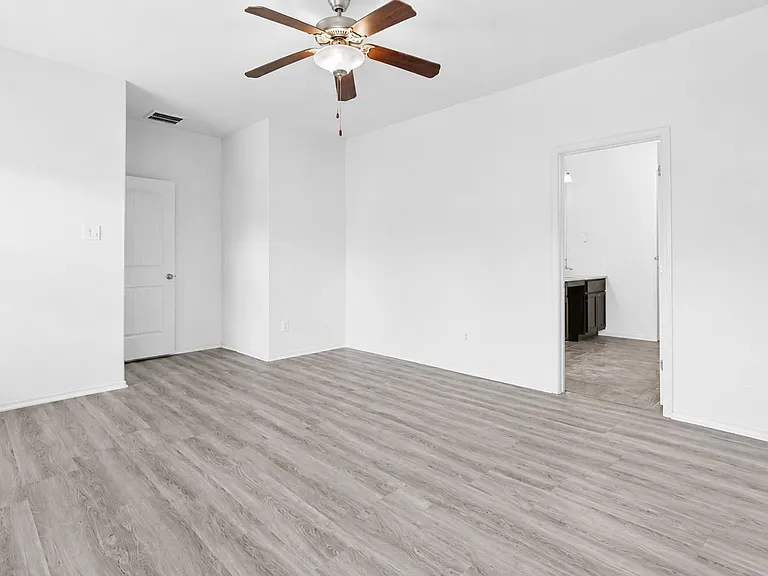 166 Meadow Grove Dr — Photo 23