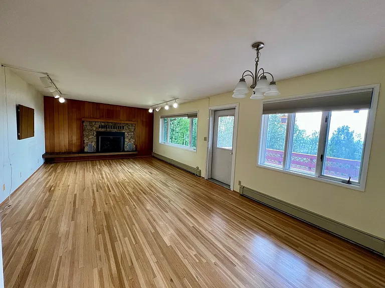 1569 La Rue Ln — Photo 17