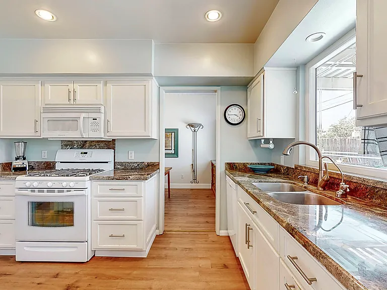 349 S Lone Hill Ave — Photo 11
