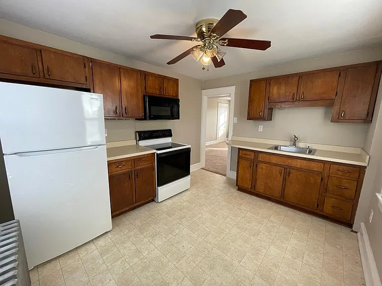 Large Eat In Kitchen
