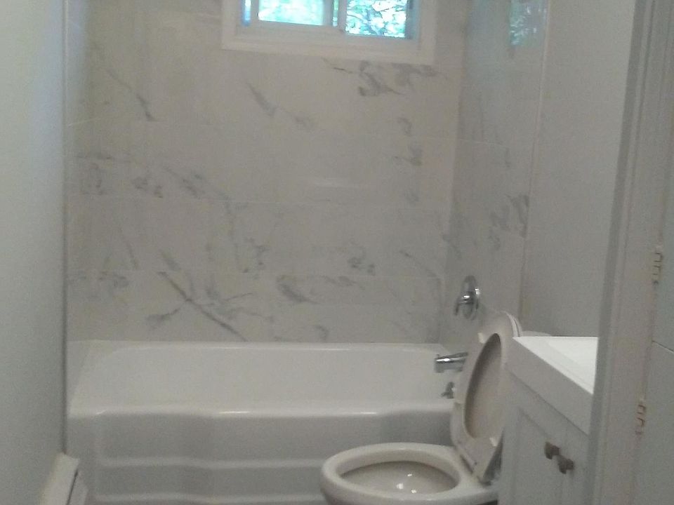 2nd image of 2402 Nottingham Way APT A