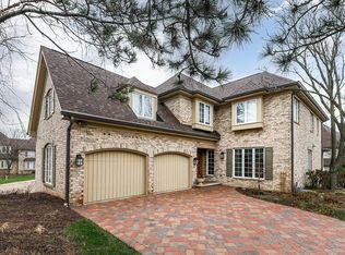 8 Tartan Lakes Cir, Westmont, IL