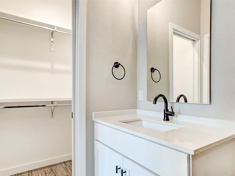 3809 Valley View Rd #13 — Photo 8