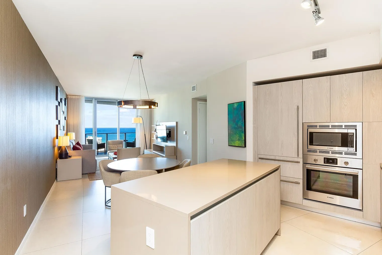 1 bed, 1.0 bath, 871 sqft, $5,039 — Photo 3