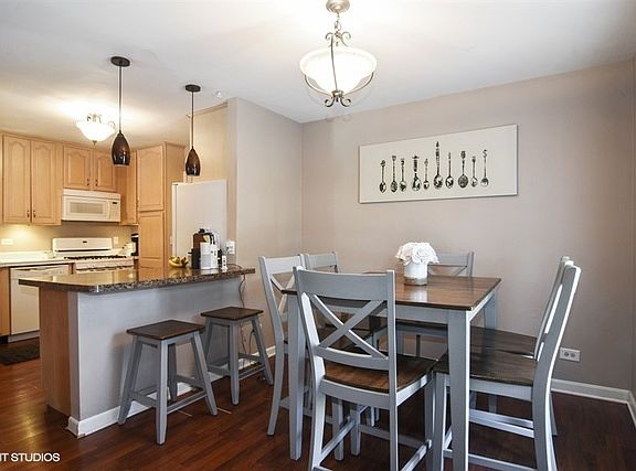 5th image of 2583 College Hill Cir #134