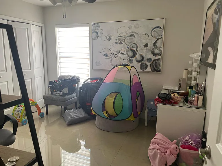 1054 SW 118th Ct — Photo 11