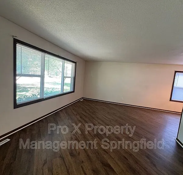 3332 S Southlyn Pl — Photo 4