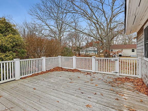 4th image of 15 Prospect Ave