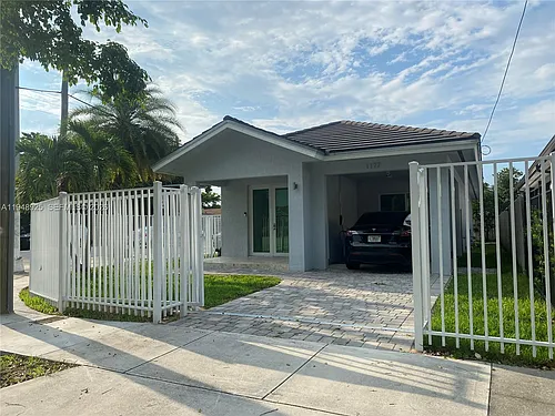 1177 SW 13th St Photo 1