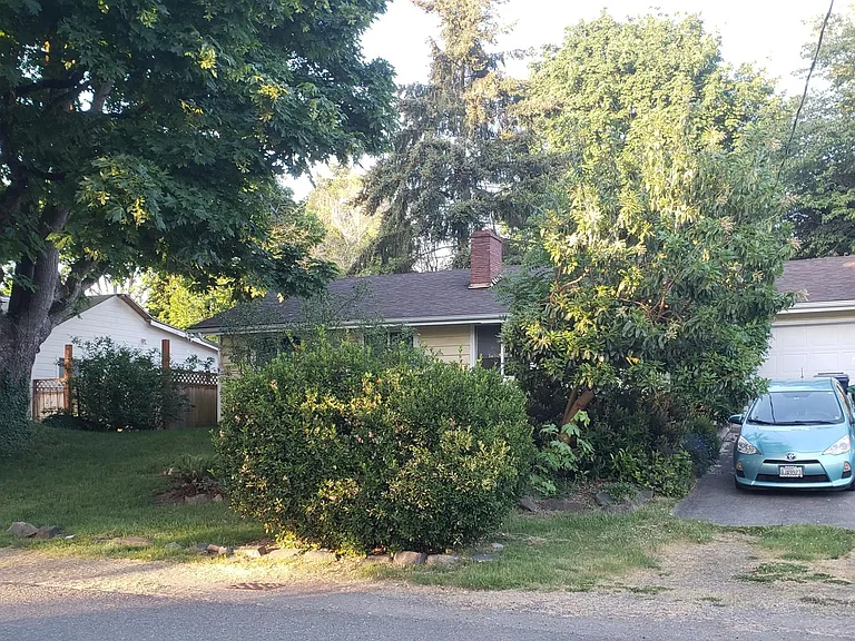 10026 11th Ave SW — Photo 1