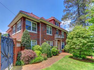 4104 249th St, Little Neck, NY 11363