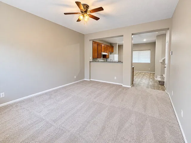 3 bed, 2.5 bath, 1437 sqft, $1,750 — Photo 3