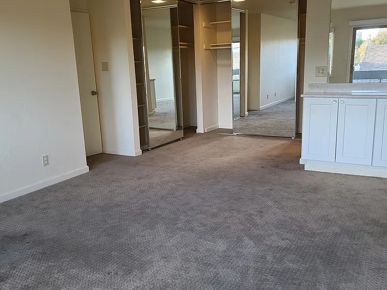 131 Elm St — Photo 22