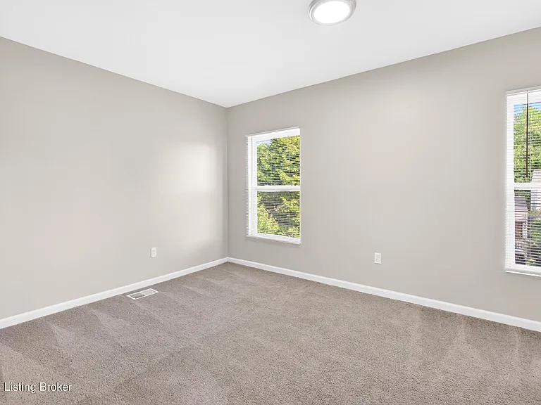 718 Camp St — Photo 29