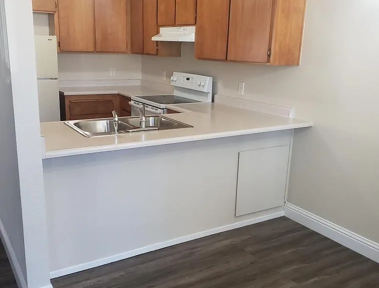 25 W Lincoln Ave #2 — Photo 4