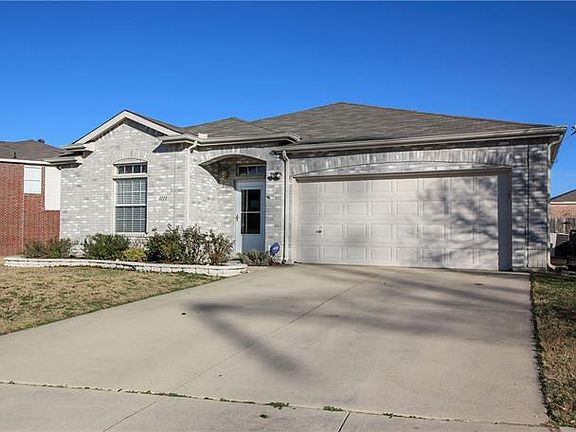 4th image of 1113 Roundhouse Dr