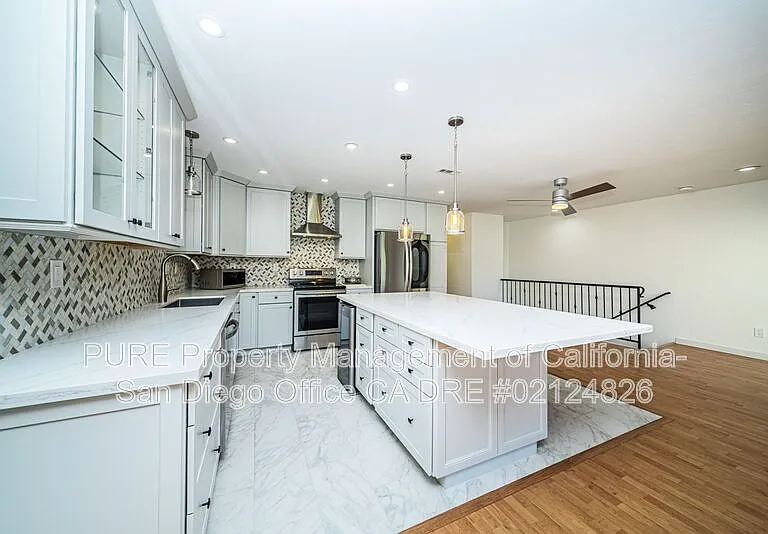 7525 Jerez Ct #H — Photo 5