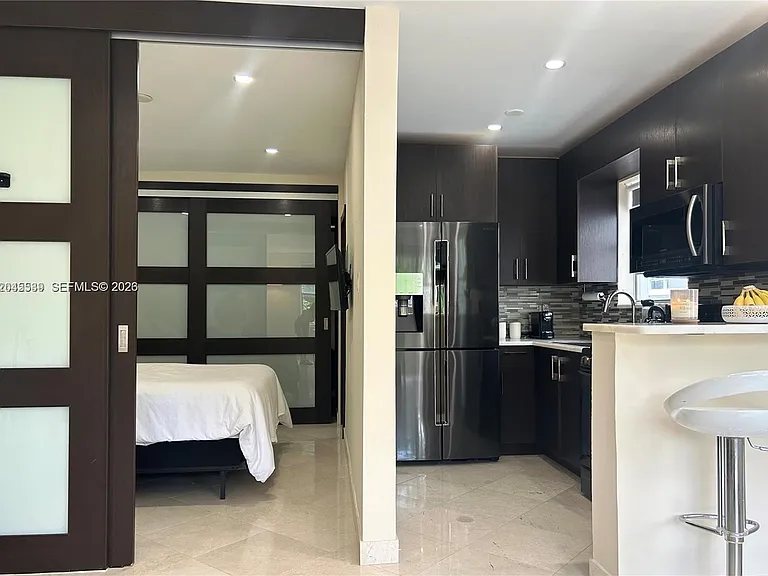 900 Jefferson Ave #9 — Photo 5