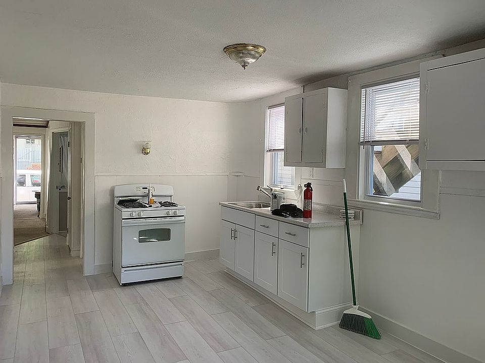 kitchen 1st floor