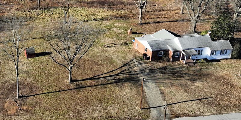 1st image of 307 Hillcrest Ave