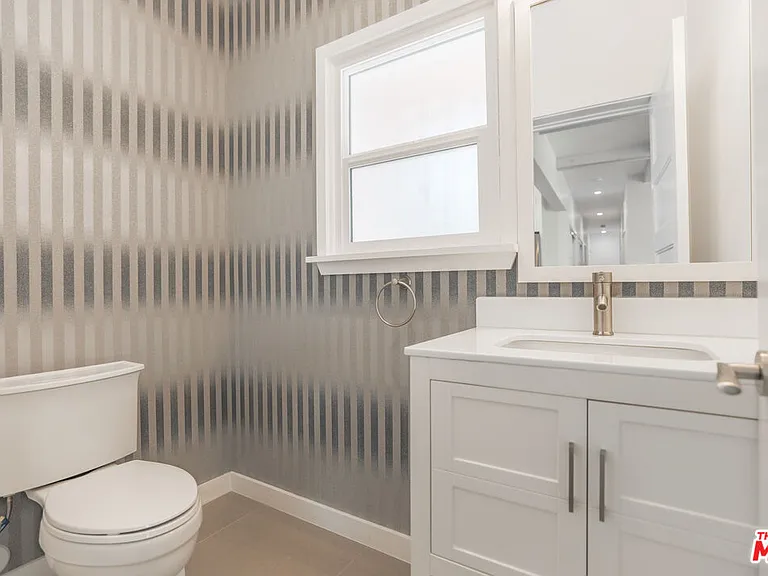31 Breeze Ave #A — Photo 20