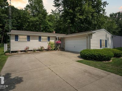1495 Transue Ave, Burton, MI, 48509