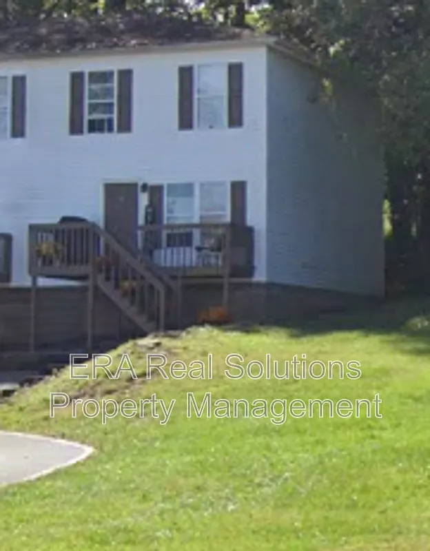 2 bed, 1.5 bath, $900 — Photo 1