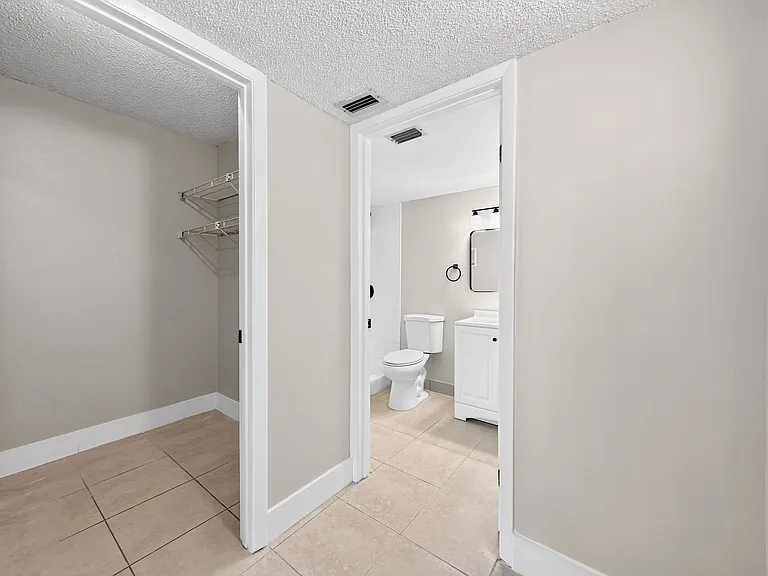 800 Independence Dr #800F — Photo 8