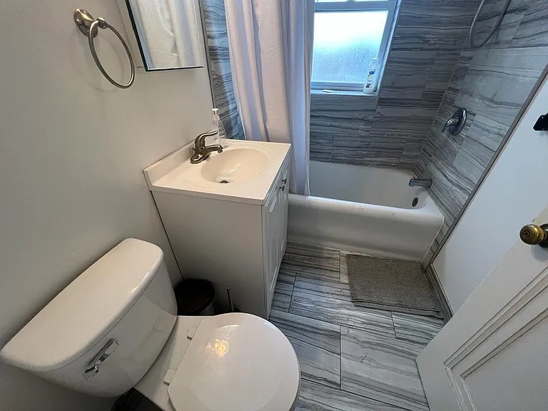 6880 N Overhill Ave #3 — Photo 10