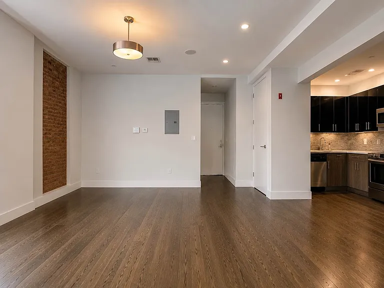 79 Stuyvesant Ave #2B — Photo 2