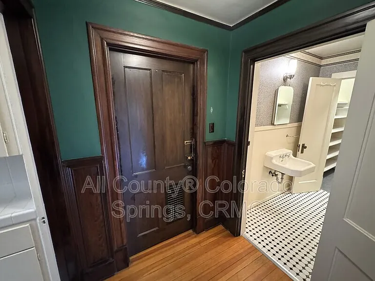 1238 Wood Ave #4 — Photo 10