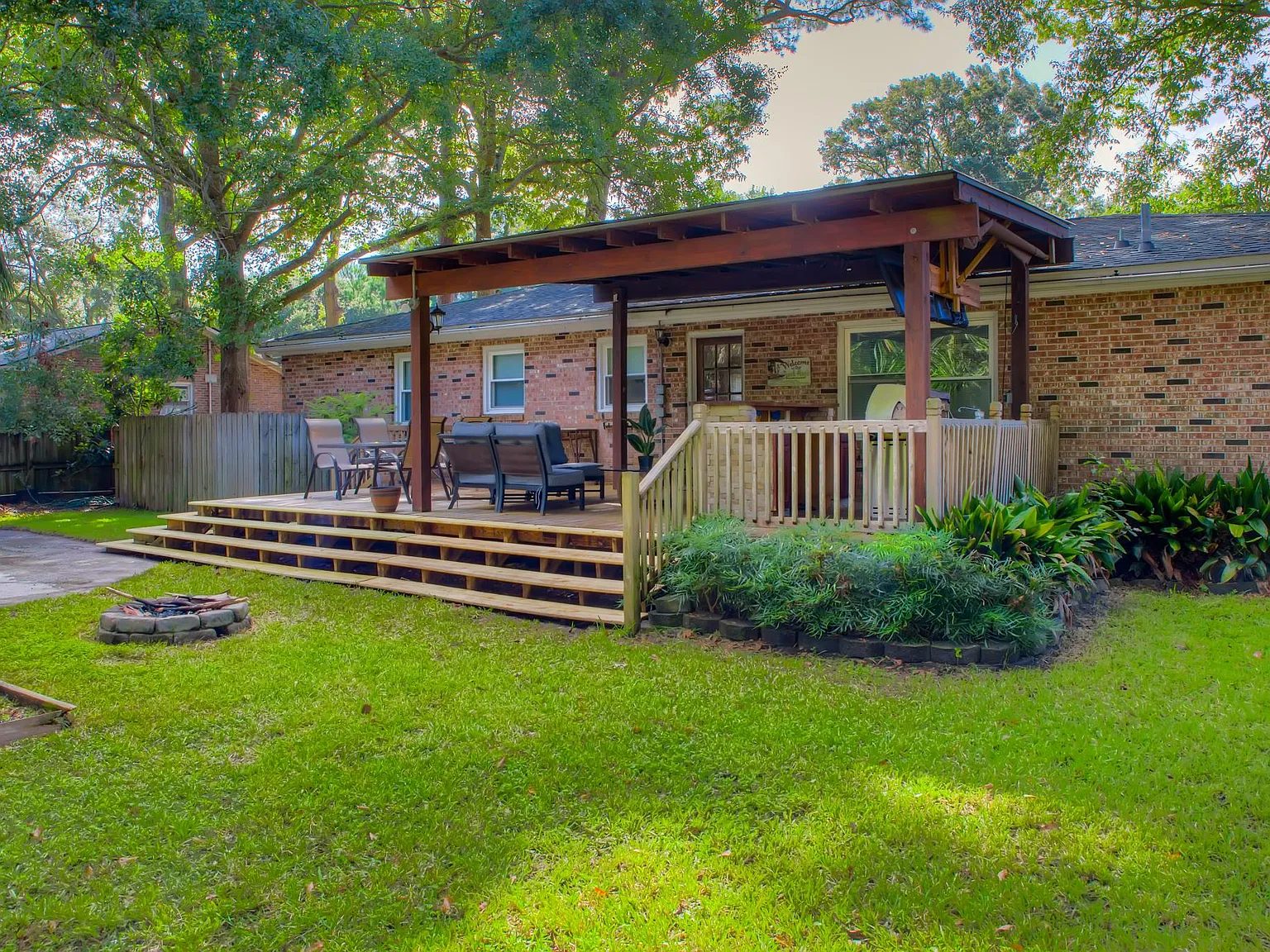 3 bed, 1.5 bath, 1325 sqft, $3,600 — Photo 4
