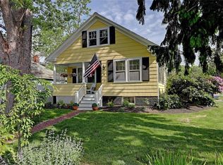 21 Chachapacasset Rd, Barrington, RI 02806