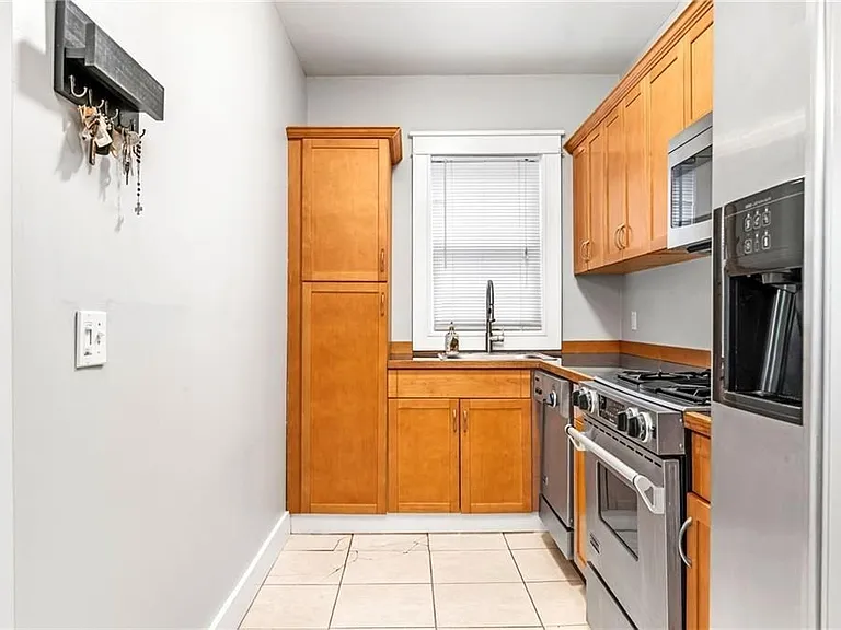 2 Poplar St #1 — Photo 8