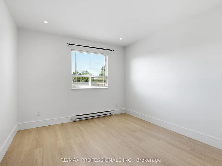 105 Cavell Ave — Photo 30
