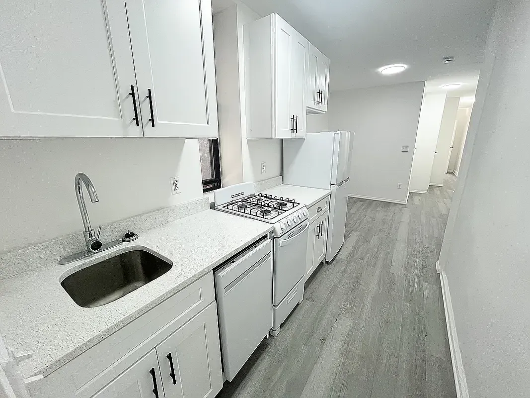 354 East 78th Street — Photo 2