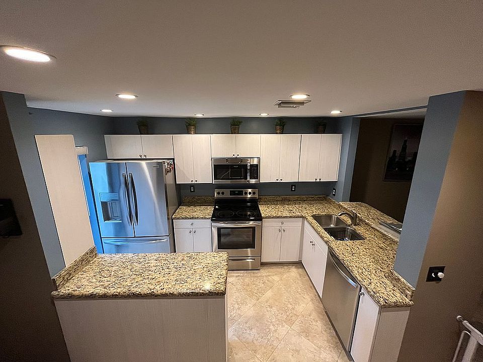 1st image of 571 NE 7th Ave