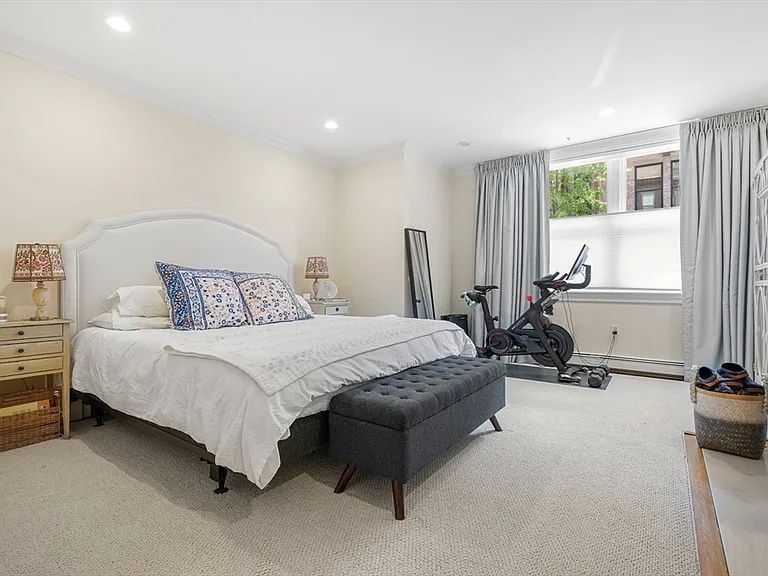 28 Marlborough St #1 — Photo 11