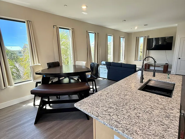 8201 Thomas Dr #201 — Photo 27